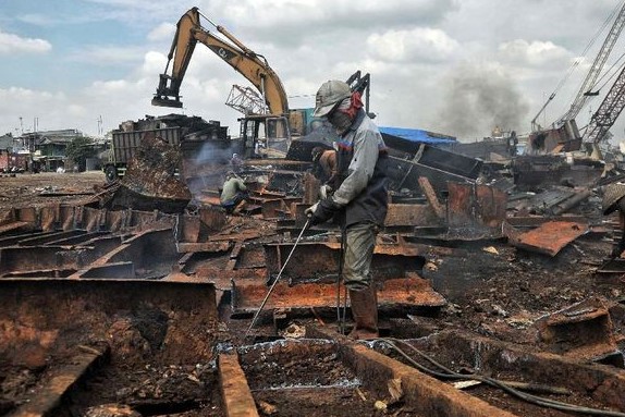 Harga Besi Tua di Pabrik Peleburan